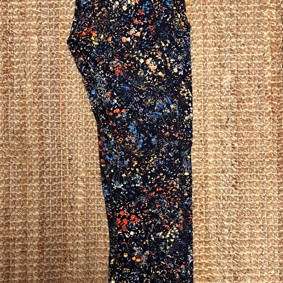 Lululemon Fast & Free 7/8 Tight II *Nulux 25"
Flowerescent Multi - Picture 2 of 4